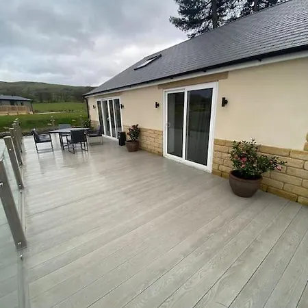 Luxurious And Peaceful Lakeside House, Clitheroe Exterior photo