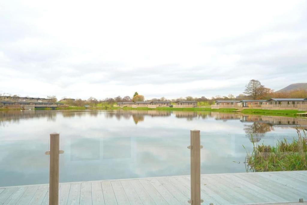 Holiday home Luxurious And Peaceful Lakeside House,